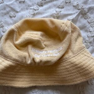 Summer Fridays terry bucket hat